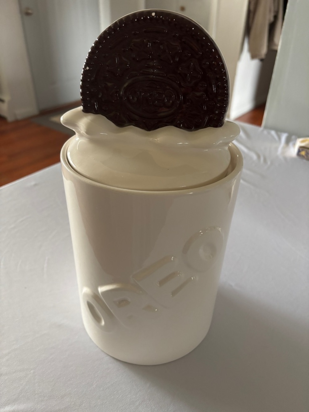 Nabisco Oreo Ceramic Cookie Canister Embossed Logo